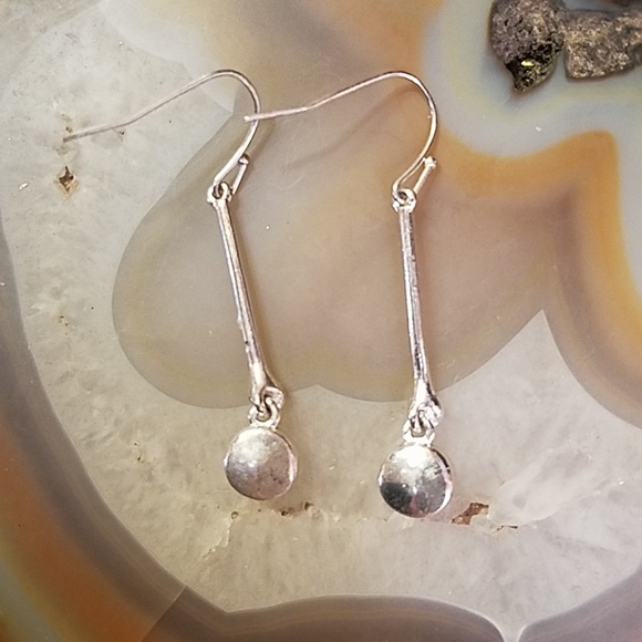 ••Sold•• Long silver rhinestone drop earrings GUC 1.75” - Picture 4 of 8